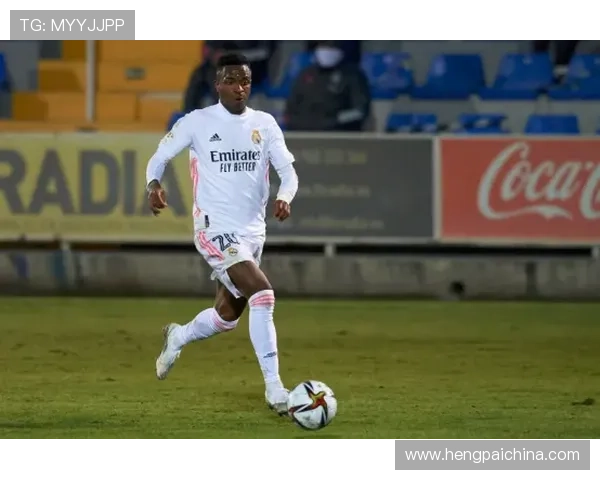 维尼修斯在伯纳乌主场再度获胜状态回暖期待持续表现出色